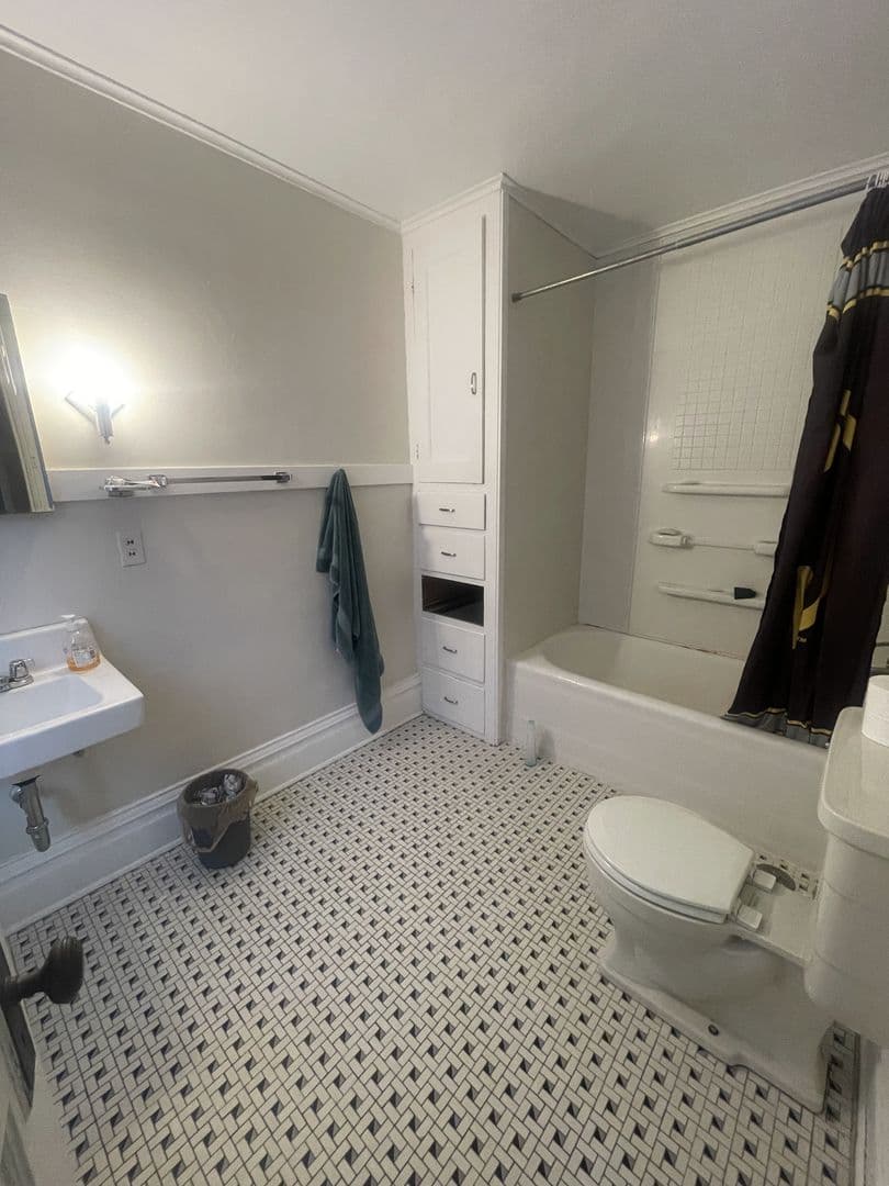 Oshkosh Apartment: 501 High Ave