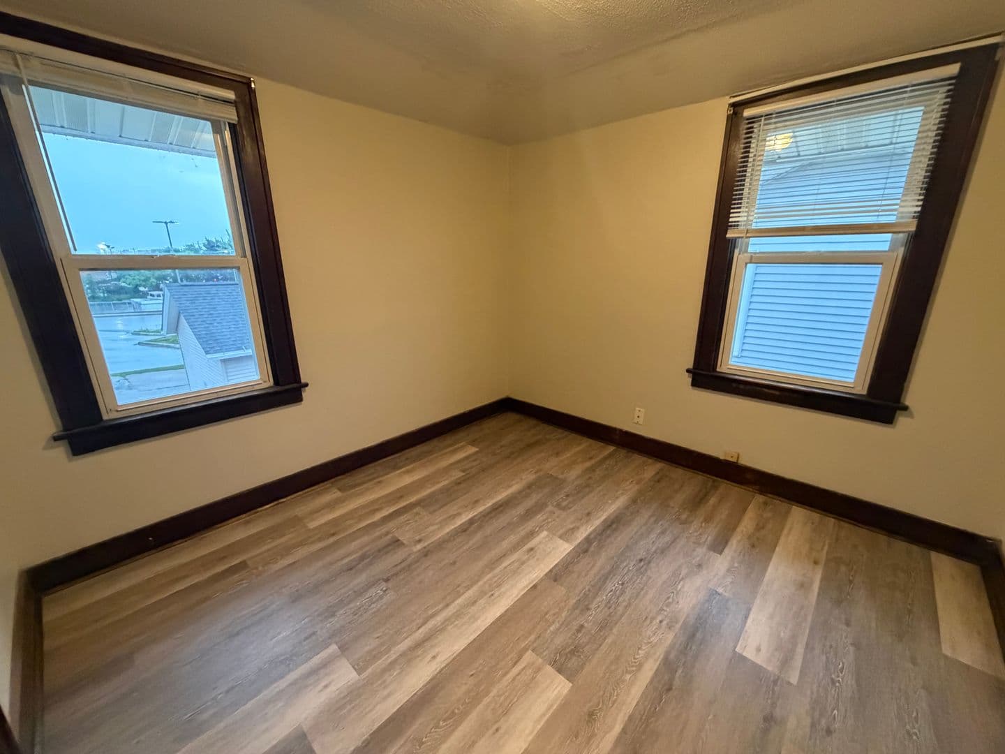 Oshkosh Apartment: 306 Dawes