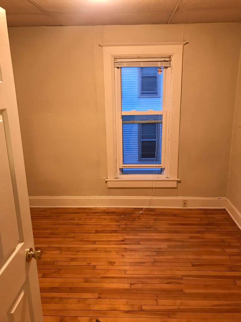 Oshkosh Apartment: 642 Jackson