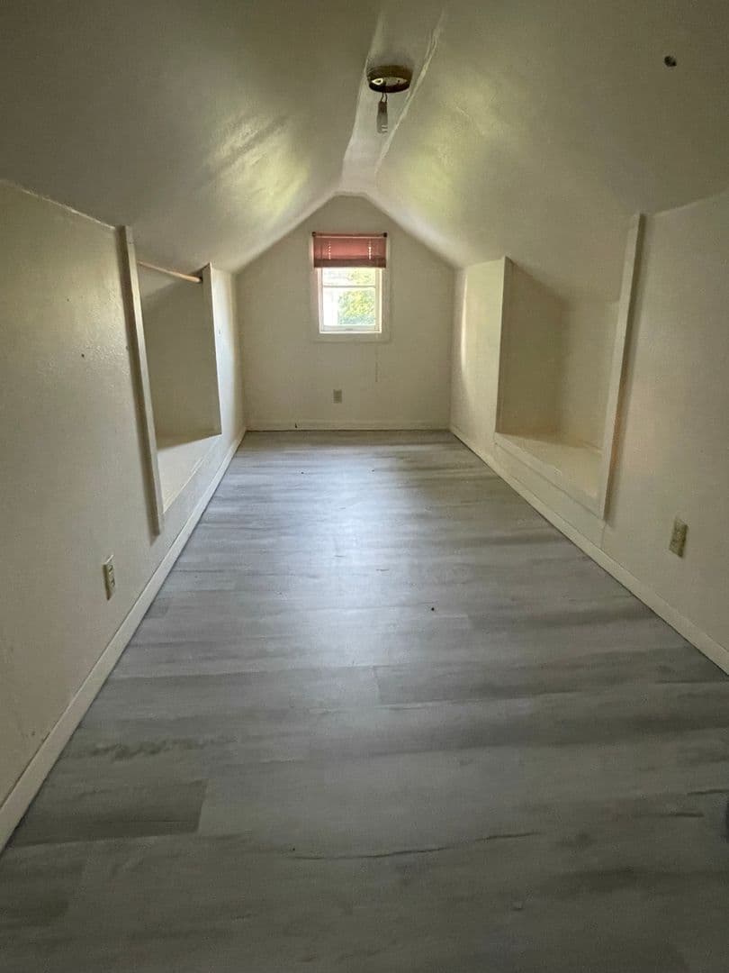 Oshkosh Apartment: 600 Lincoln
