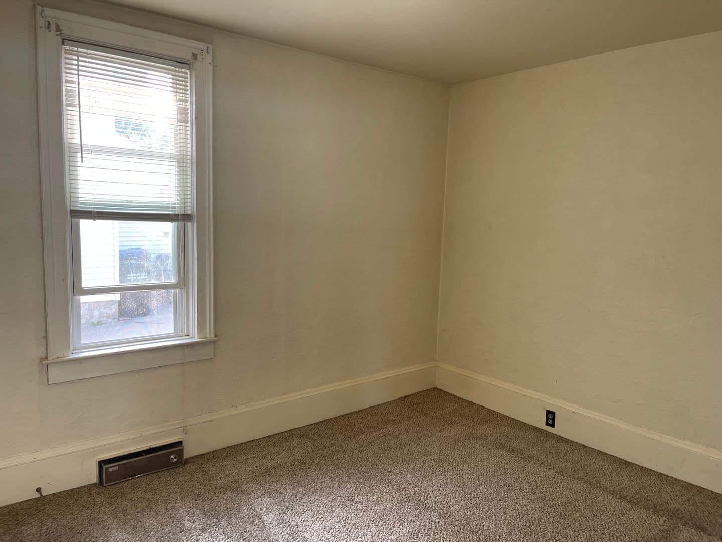 Oshkosh House: 514 W Lincoln