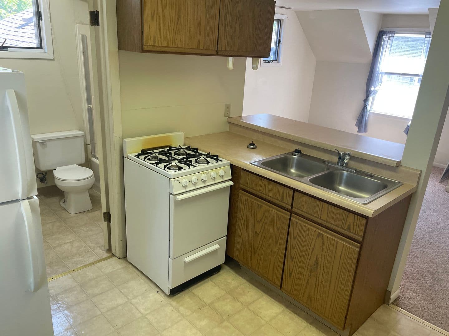 Oshkosh Apartment: 612 Jackson