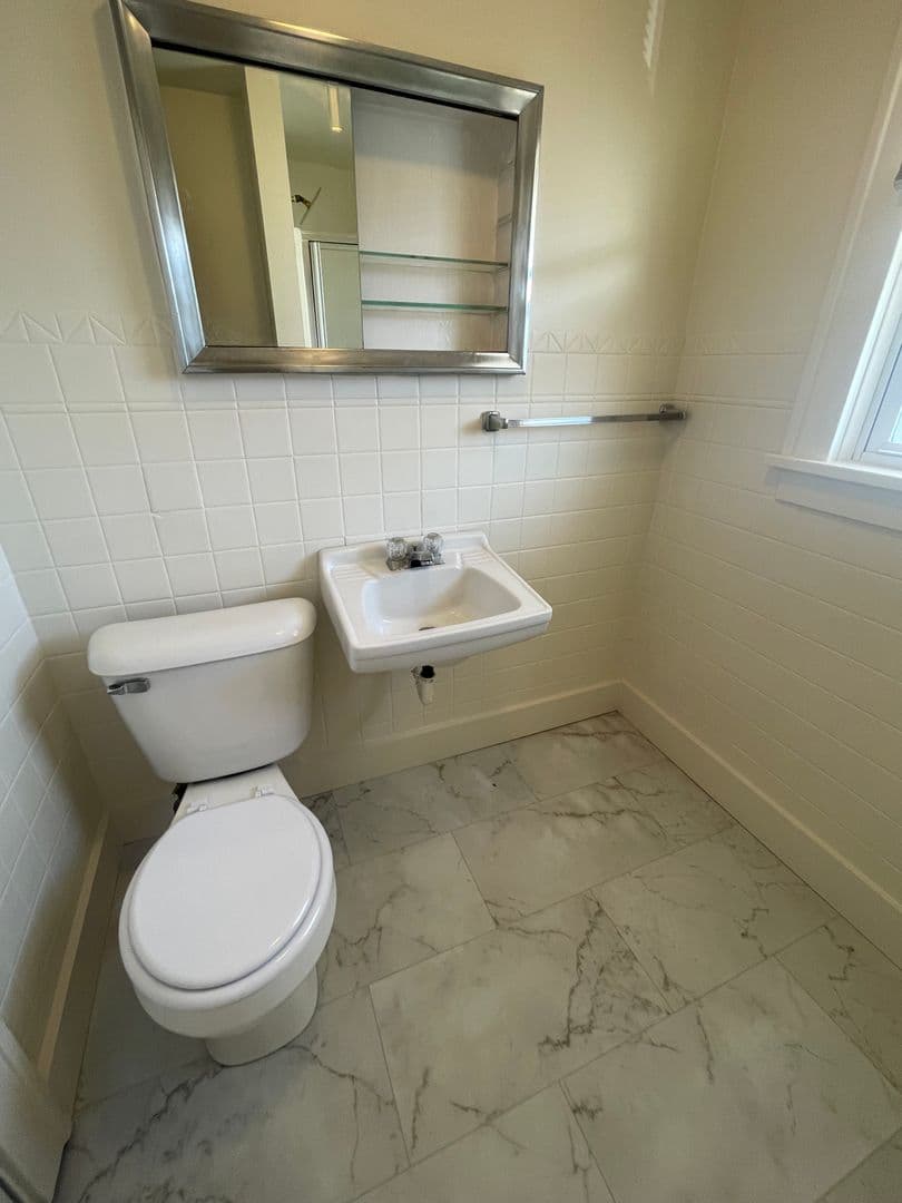 Oshkosh Apartment: 306 Dawes