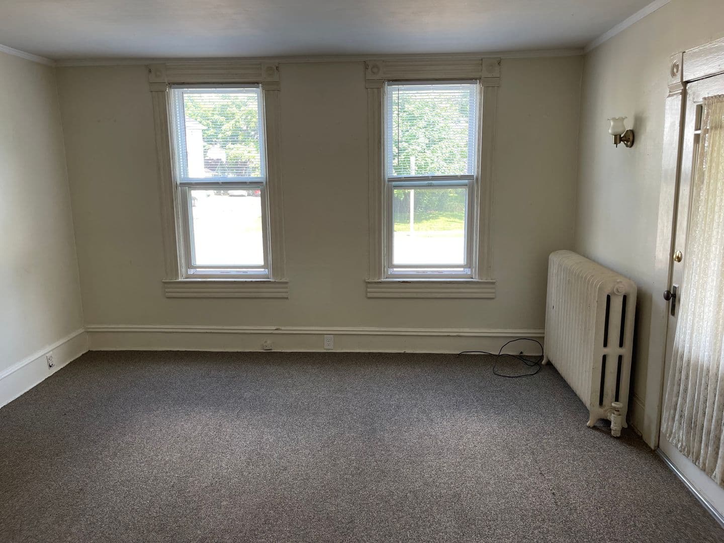 Oshkosh Apartment: 621 Jackson Street