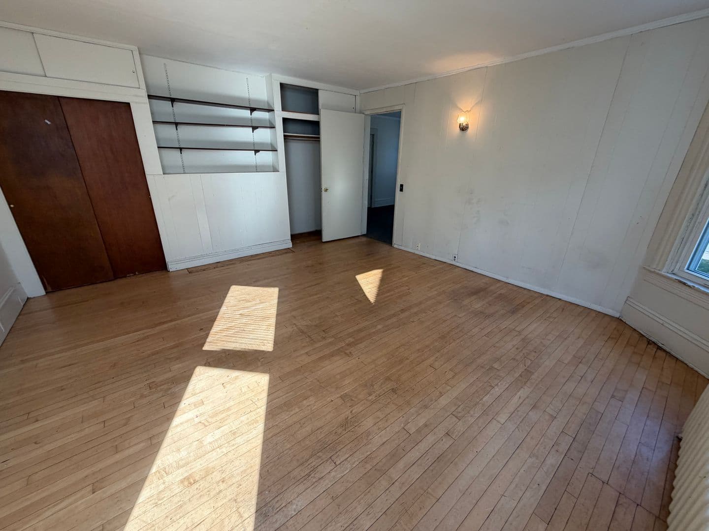 Oshkosh Apartment: 621 Jackson Street