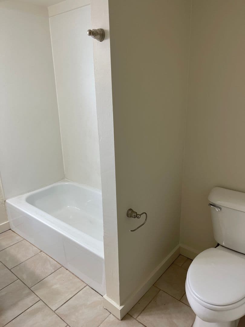 Oshkosh Apartment: 621 Jackson Street