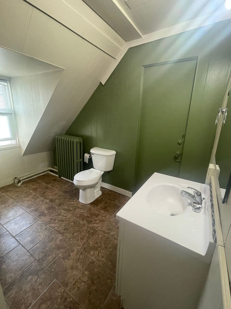 Oshkosh Apartment: 621 Jackson Street
