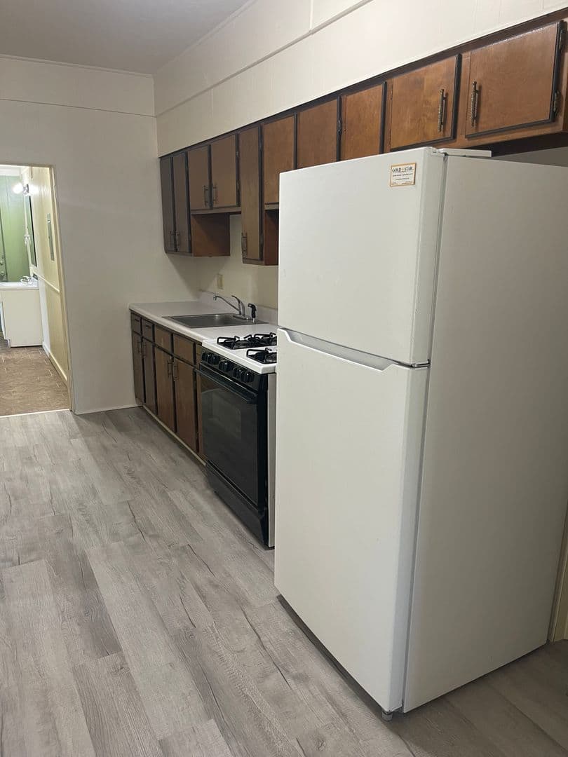 Oshkosh Apartment: 621 Jackson Street