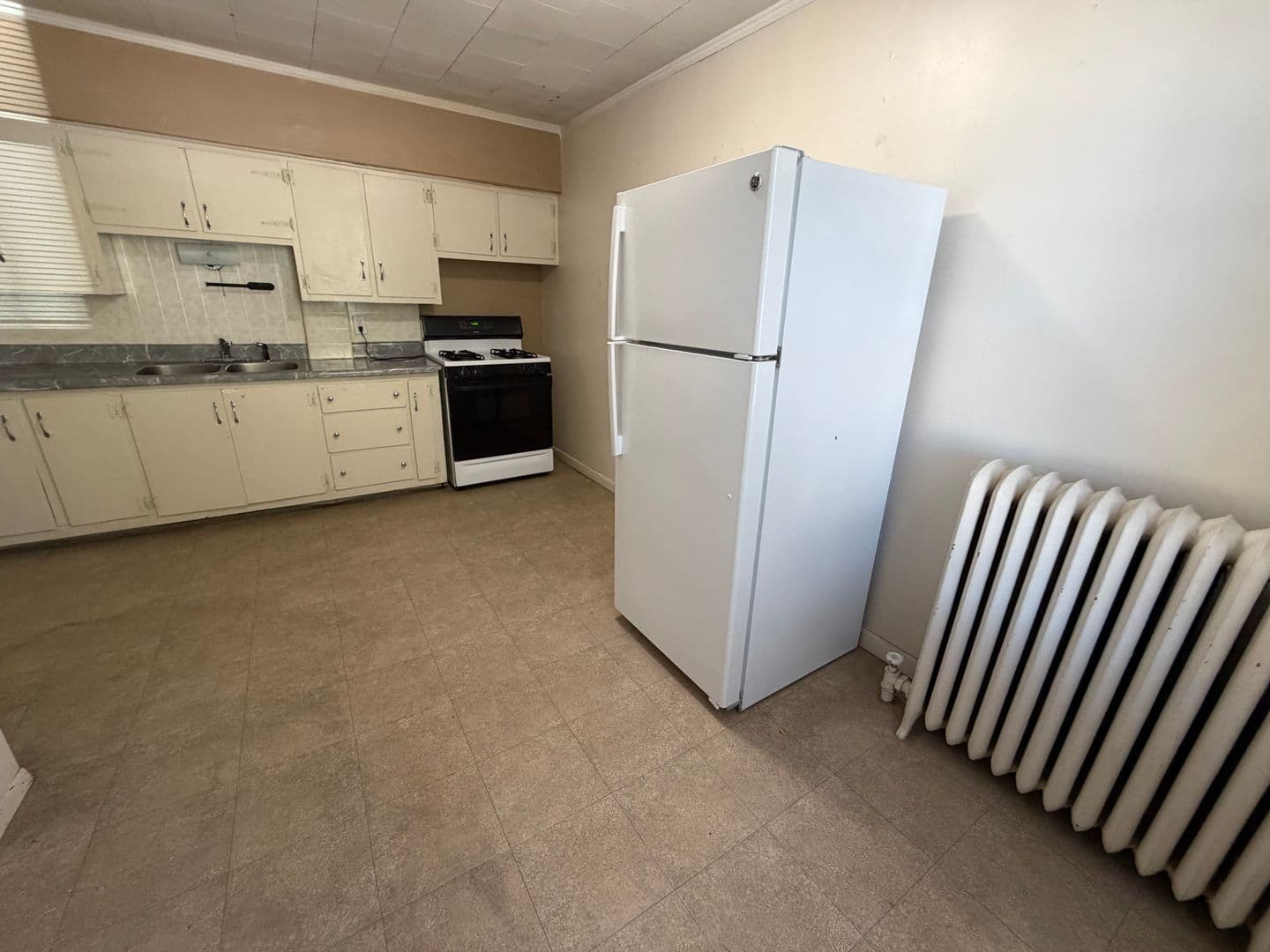 Oshkosh Apartment: 621 Jackson Street