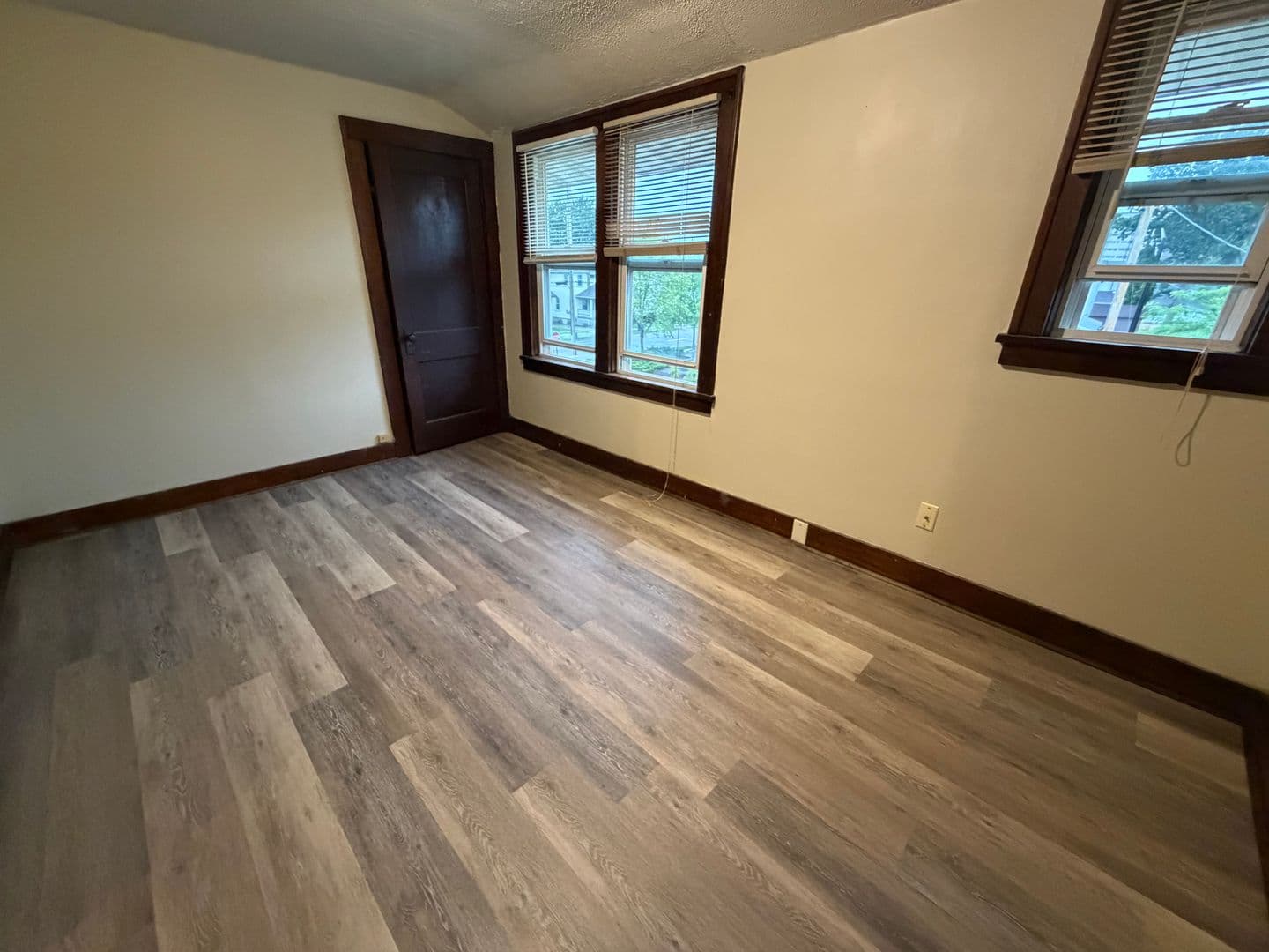 Oshkosh Apartment: 306 Dawes