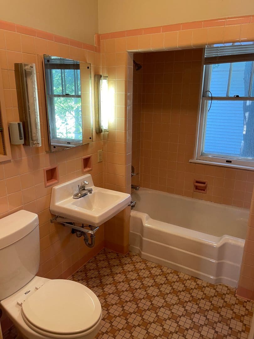 Oshkosh House: 636 Jackson