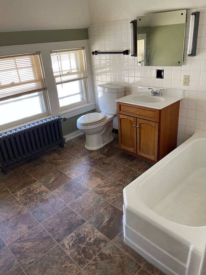 Oshkosh House: 636 Jackson