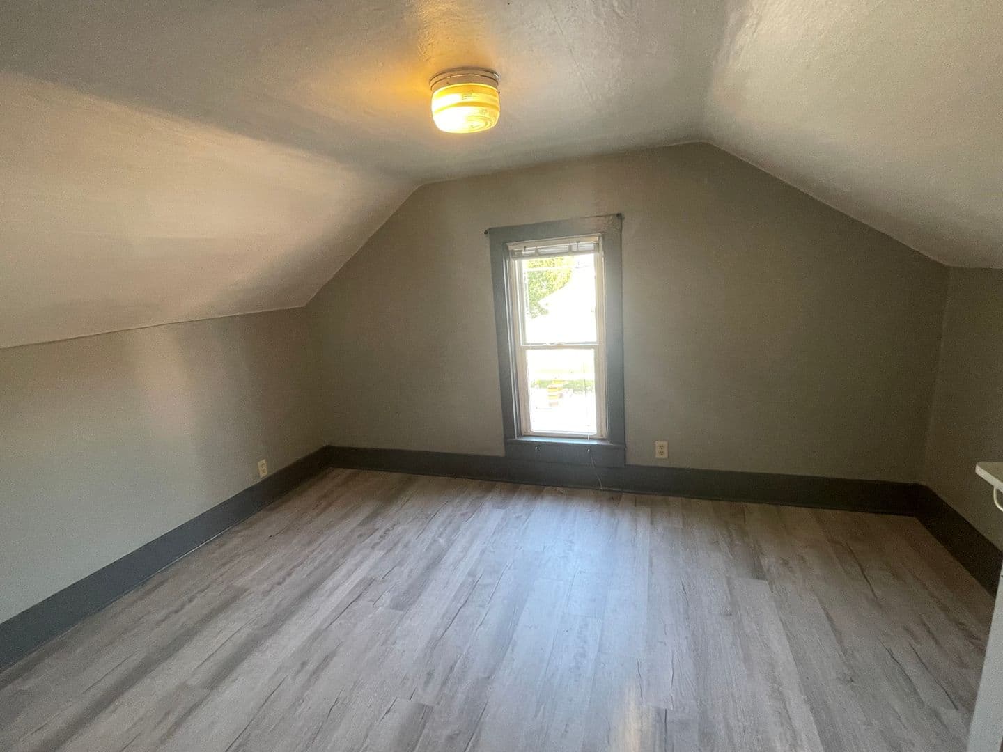 Oshkosh Apartment: 600 Lincoln