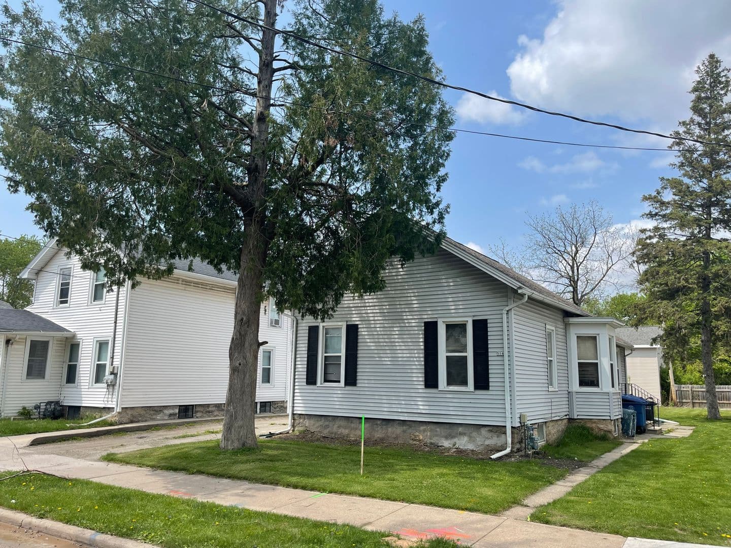 Oshkosh House: 514 W Lincoln