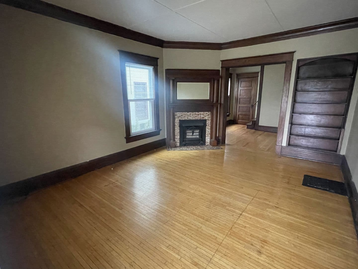 Oshkosh Apartment: 509 High Ave