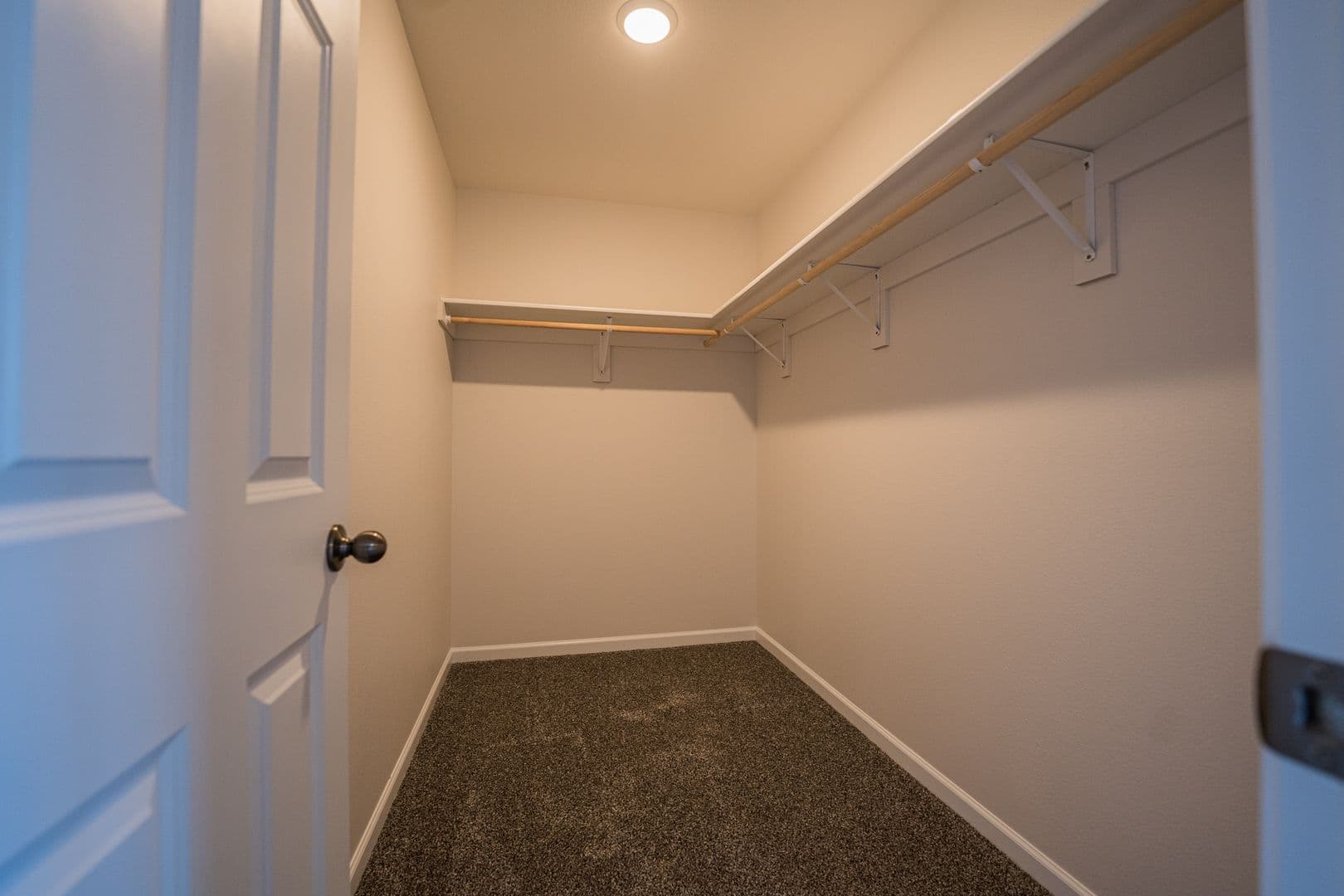 Mandan House: 3810 Lillian Ct SE