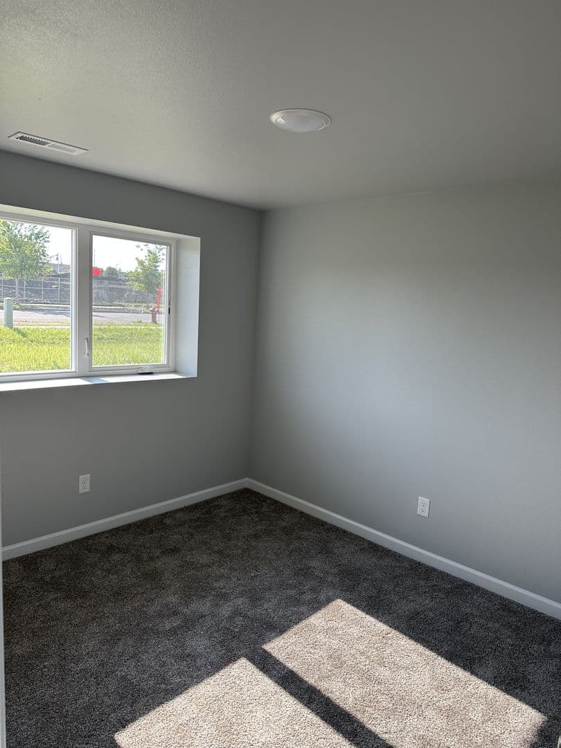 Lincoln House: 117 Marshall Loop