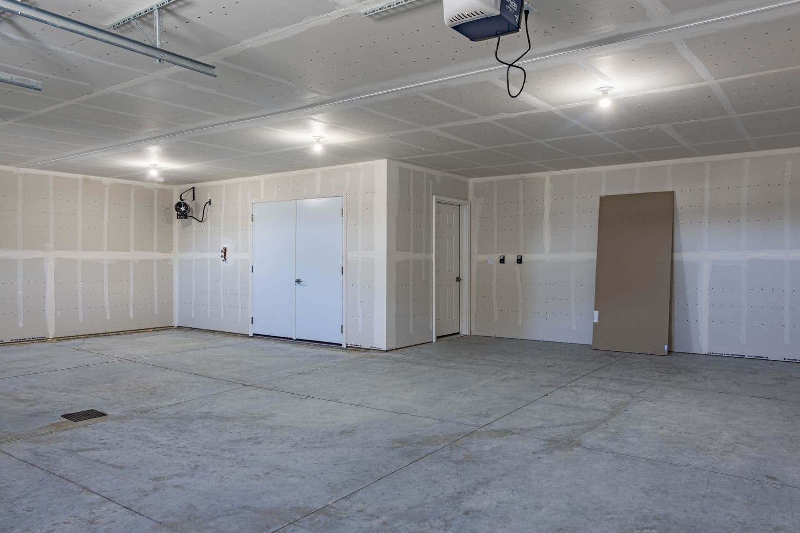 Mandan Townhome: 2504 Aquarius Ave SE