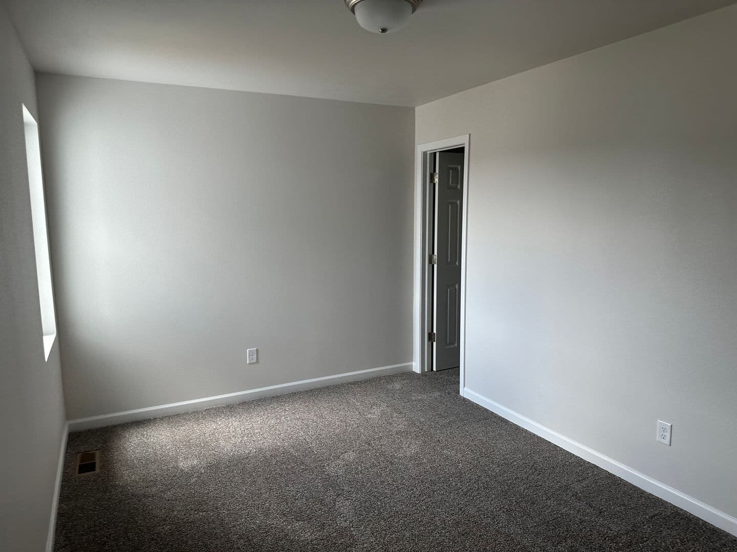 Lincoln House: 108 Marshall Loop