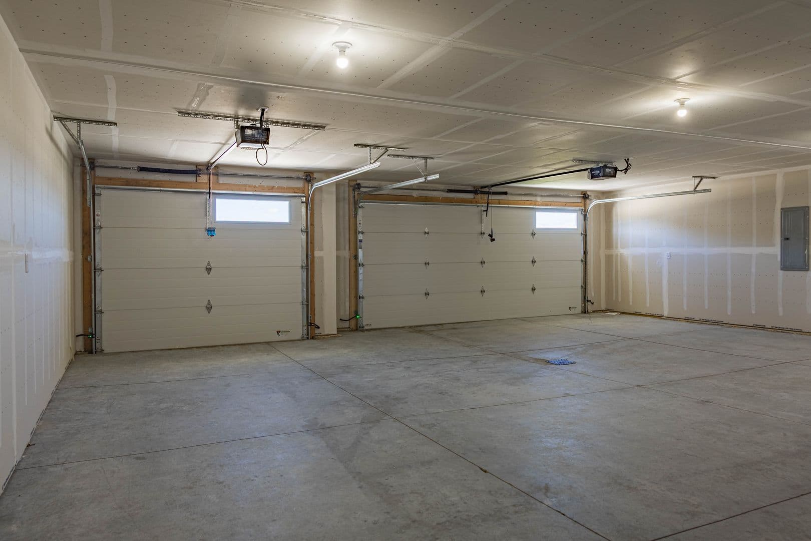 Mandan Townhome: 2504 Aquarius Ave SE