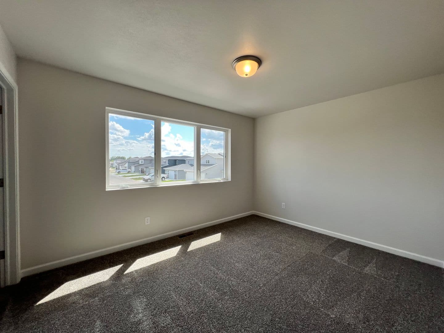 Lincoln House: 106 Marshall Loop
