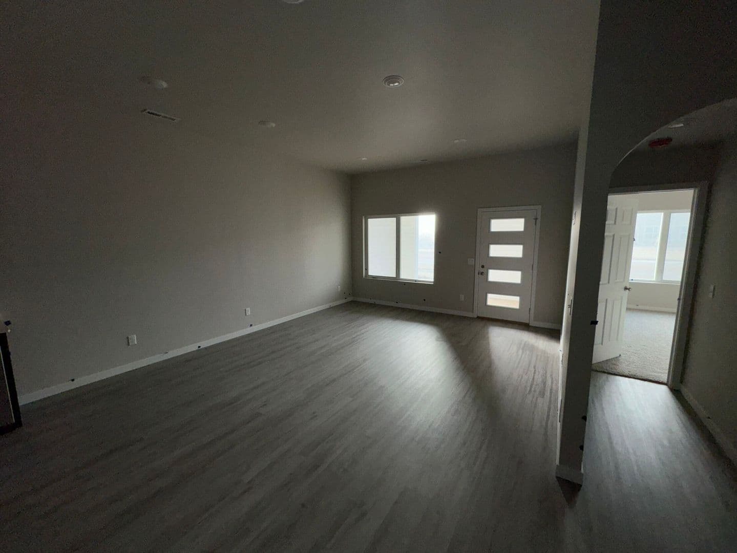 Mandan House: 3911 Scorpio Dr SE
