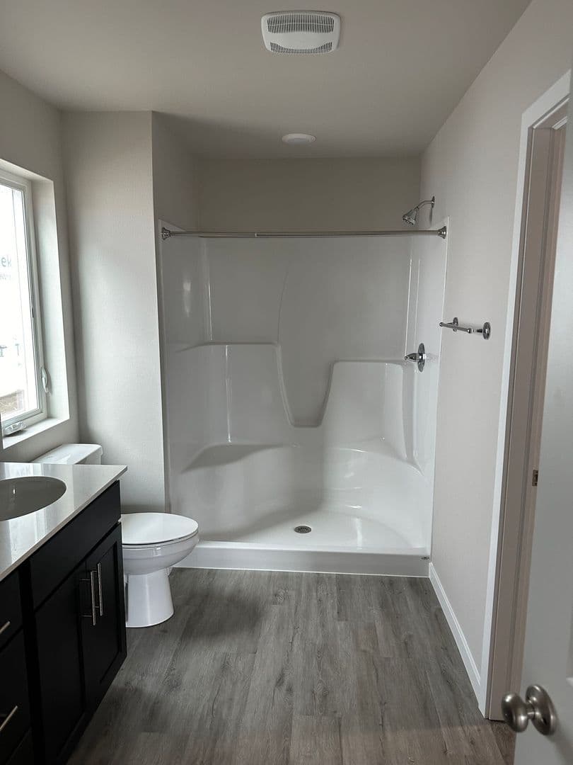 Mandan House: 3911 Scorpio Dr SE