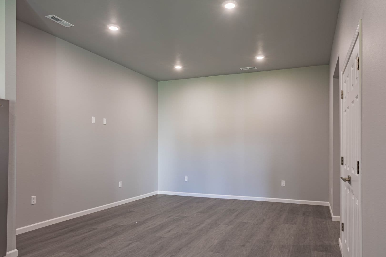 Mandan Townhome: 2504 Aquarius Ave SE