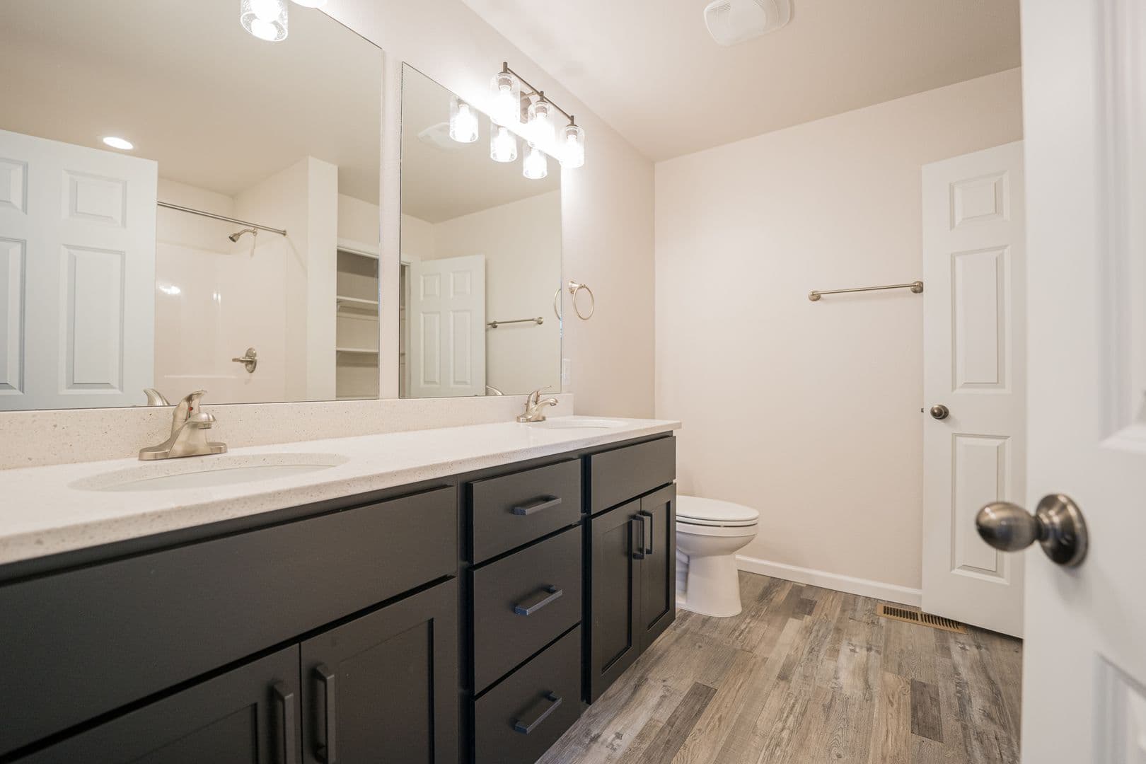 Mandan House: 3810 Lillian Ct SE