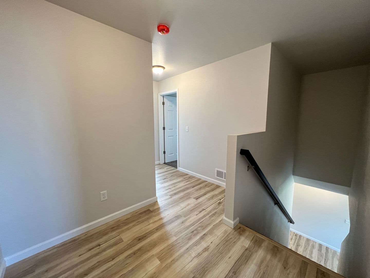 Lincoln House: 106 Marshall Loop