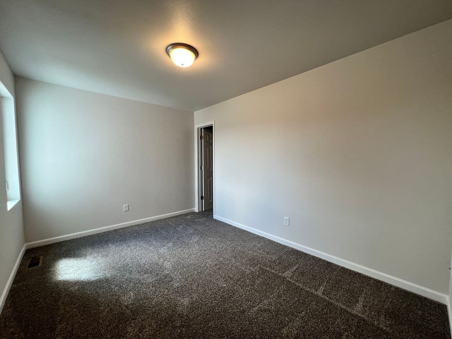 Lincoln House: 106 Marshall Loop