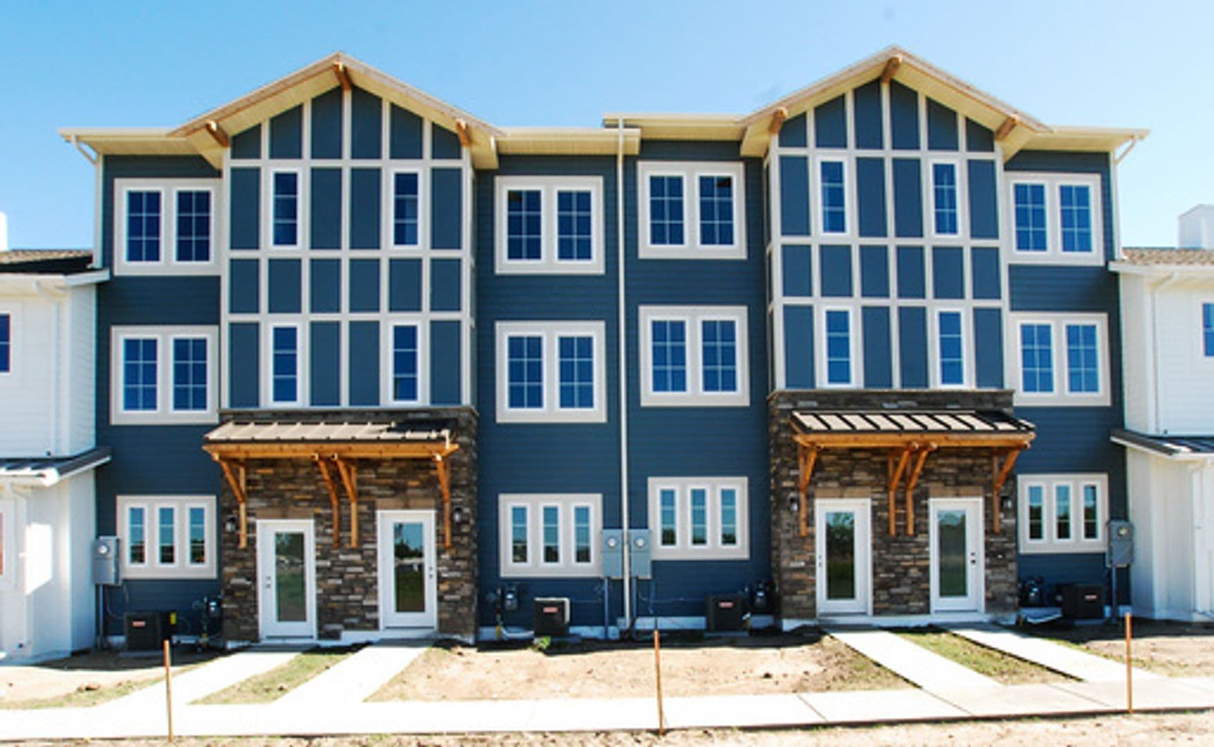Lincoln House: 3167 Sullivan Loop