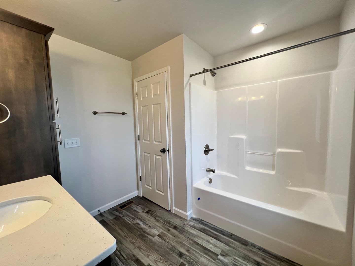 Lincoln House: 129 Marshall Loop