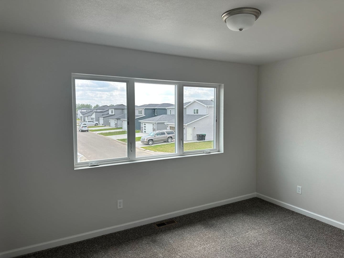 Lincoln House: 108 Marshall Loop