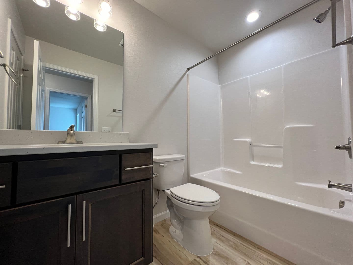 Lincoln House: 106 Marshall Loop