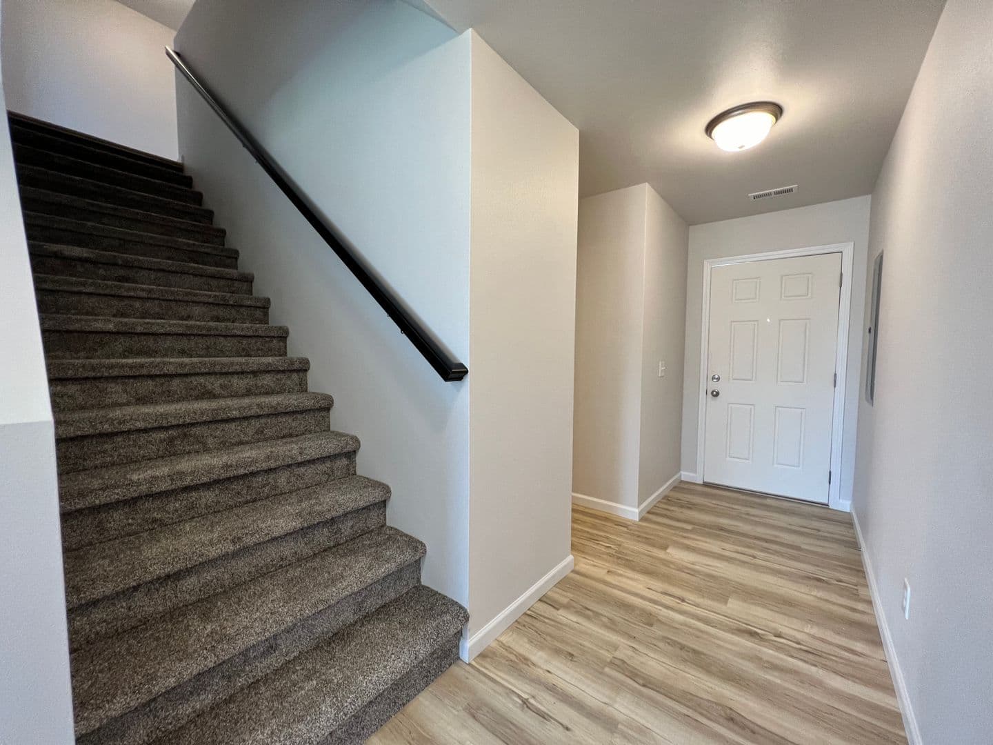 Lincoln House: 106 Marshall Loop