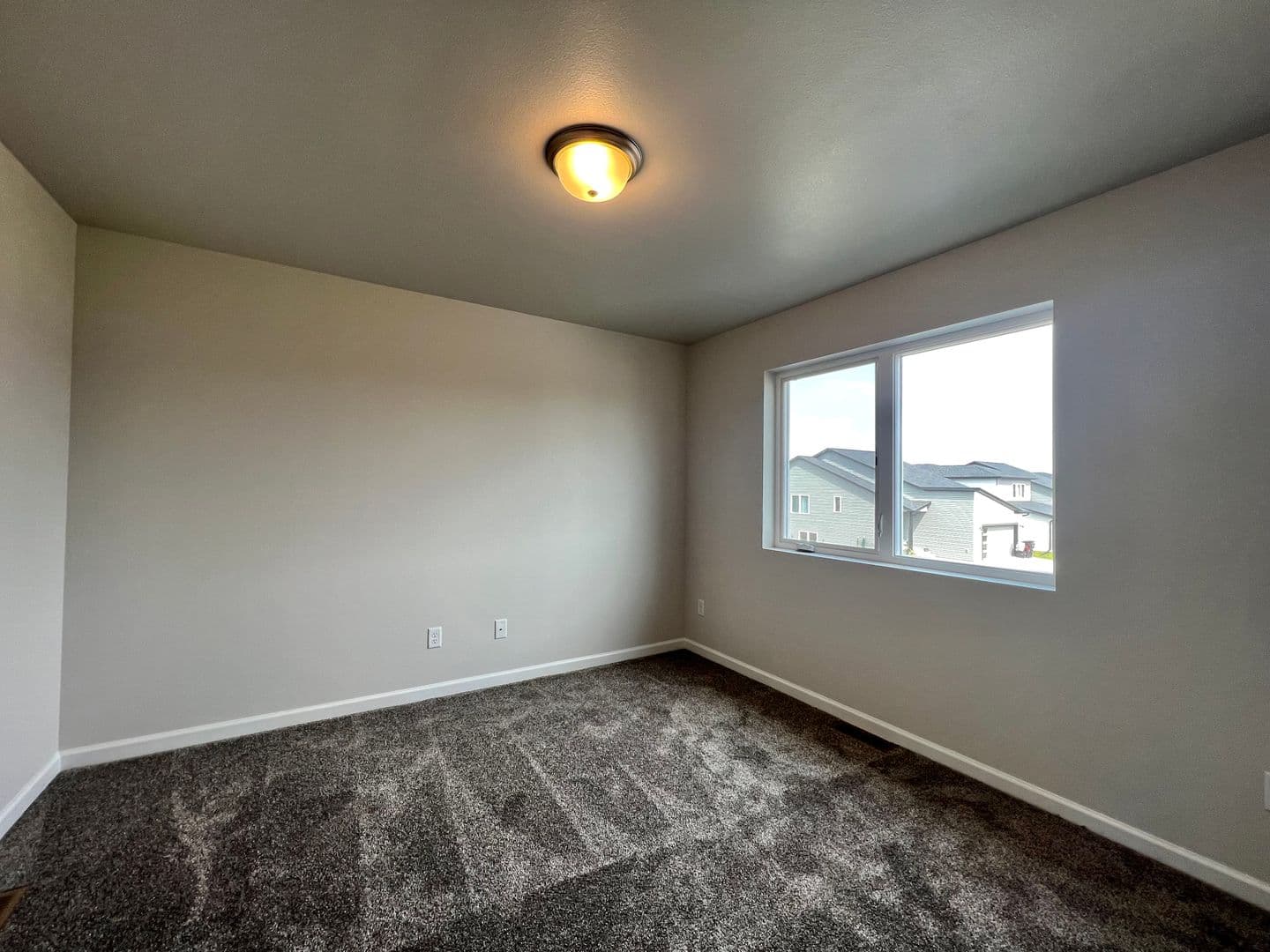 Lincoln House: 133 Marshall Loop