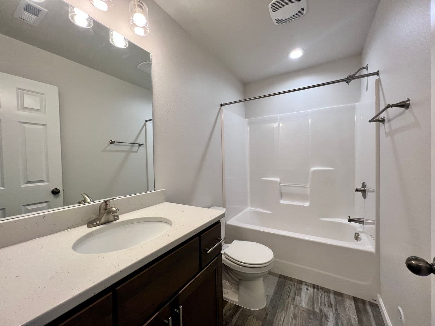 Lincoln House: 129 Marshall Loop
