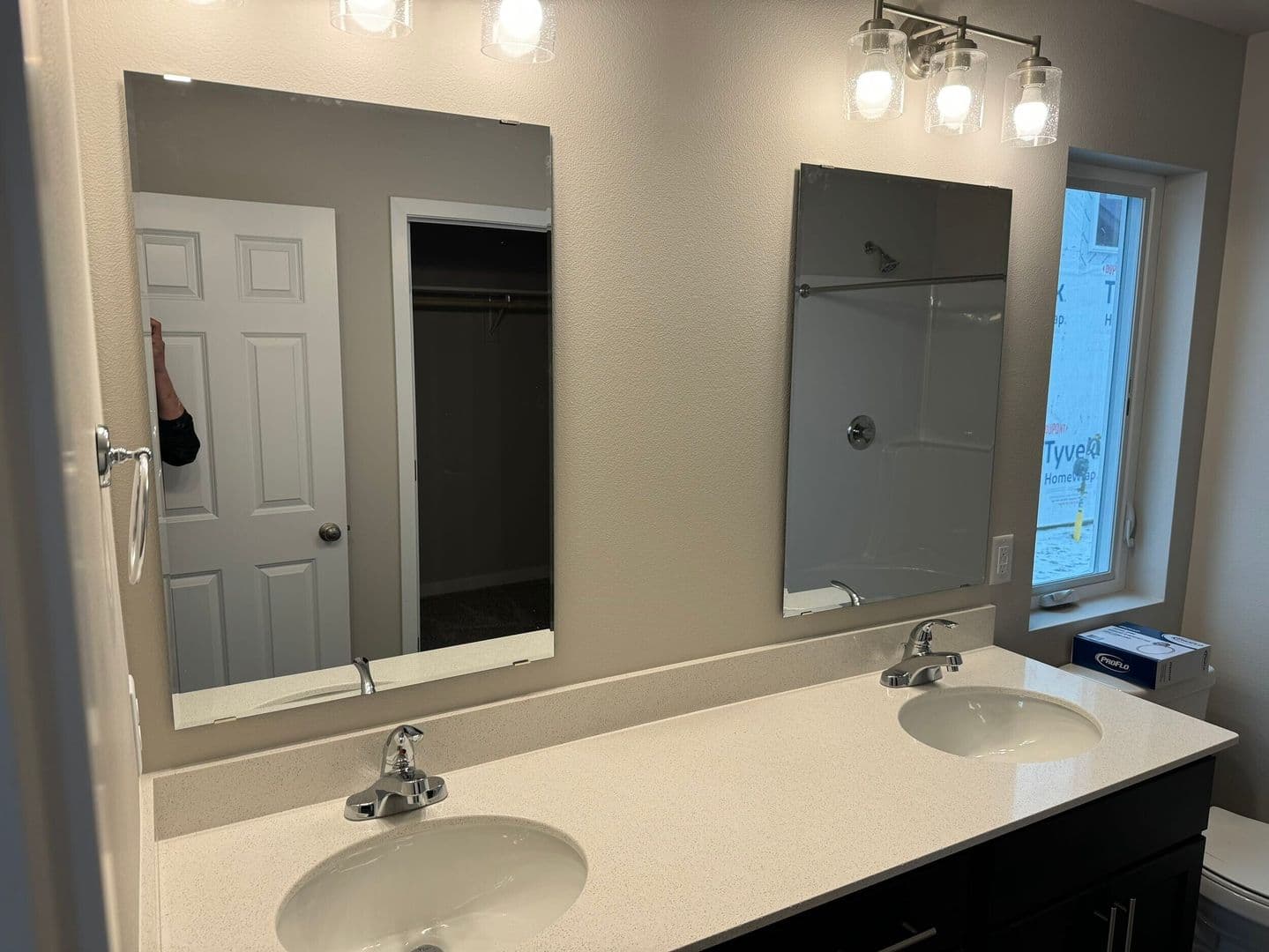 Mandan House: 3911 Scorpio Dr SE