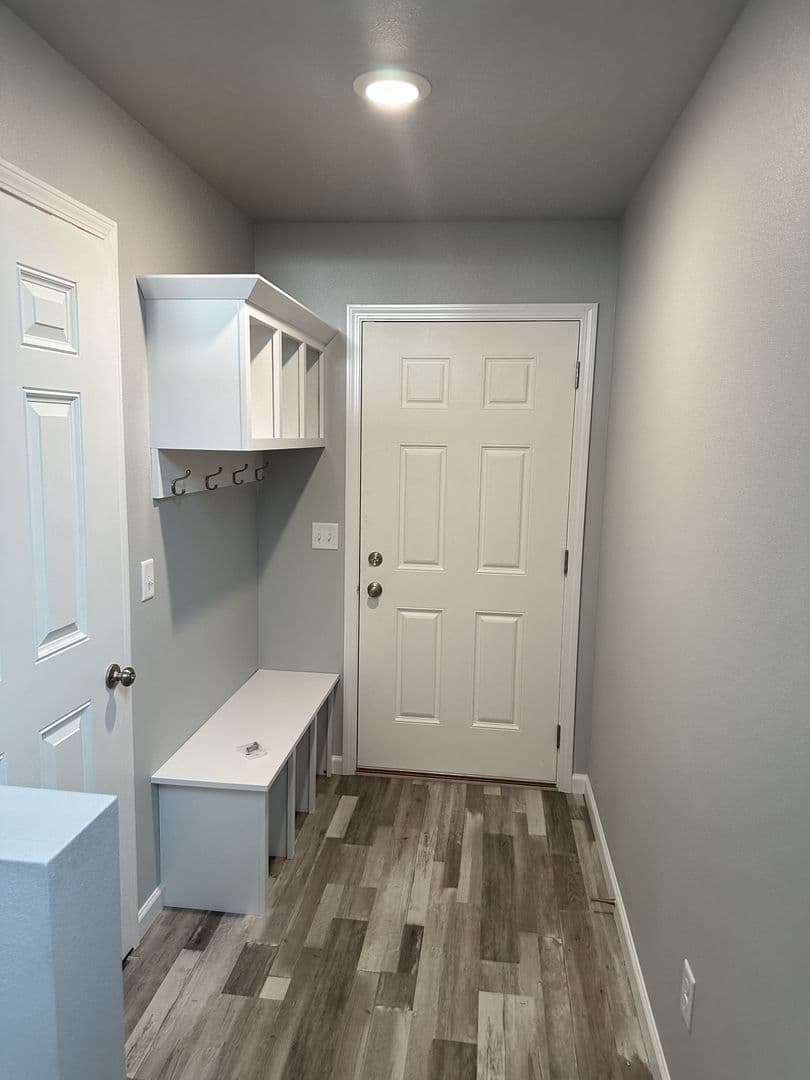Lincoln House: 117 Marshall Loop