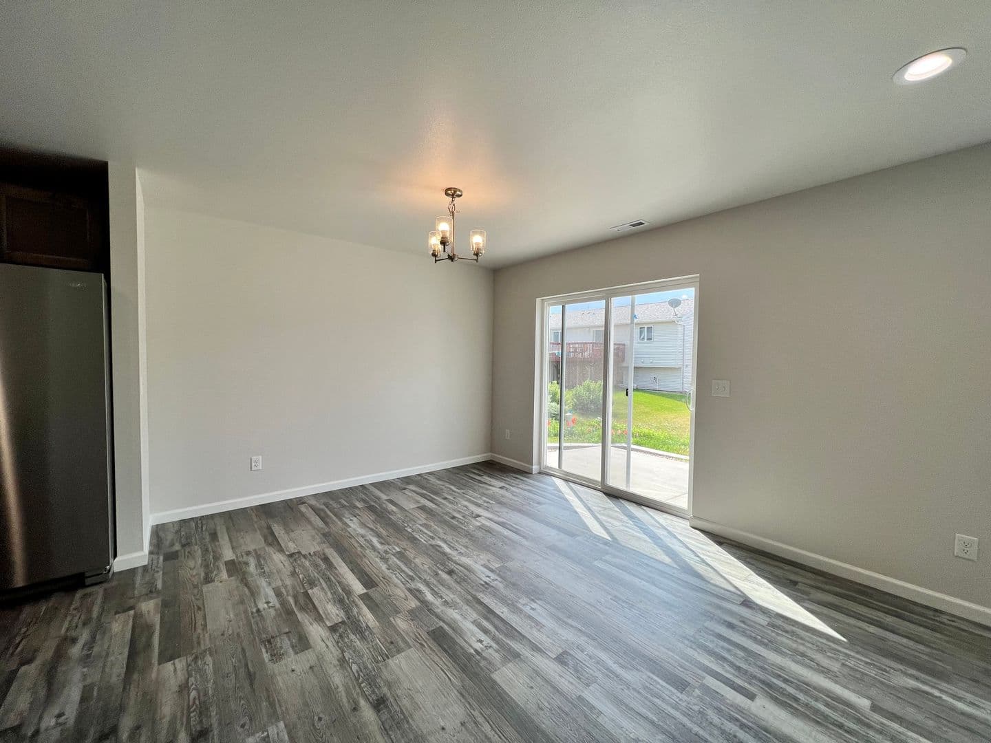 Lincoln House: 129 Marshall Loop