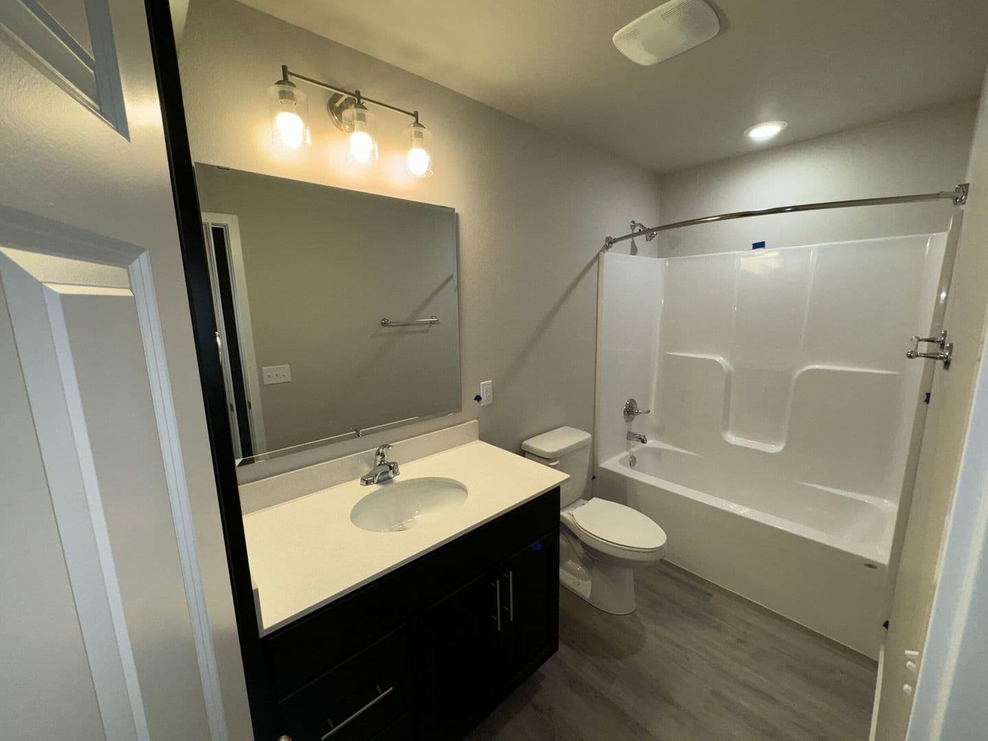 Mandan House: 3911 Scorpio Dr SE