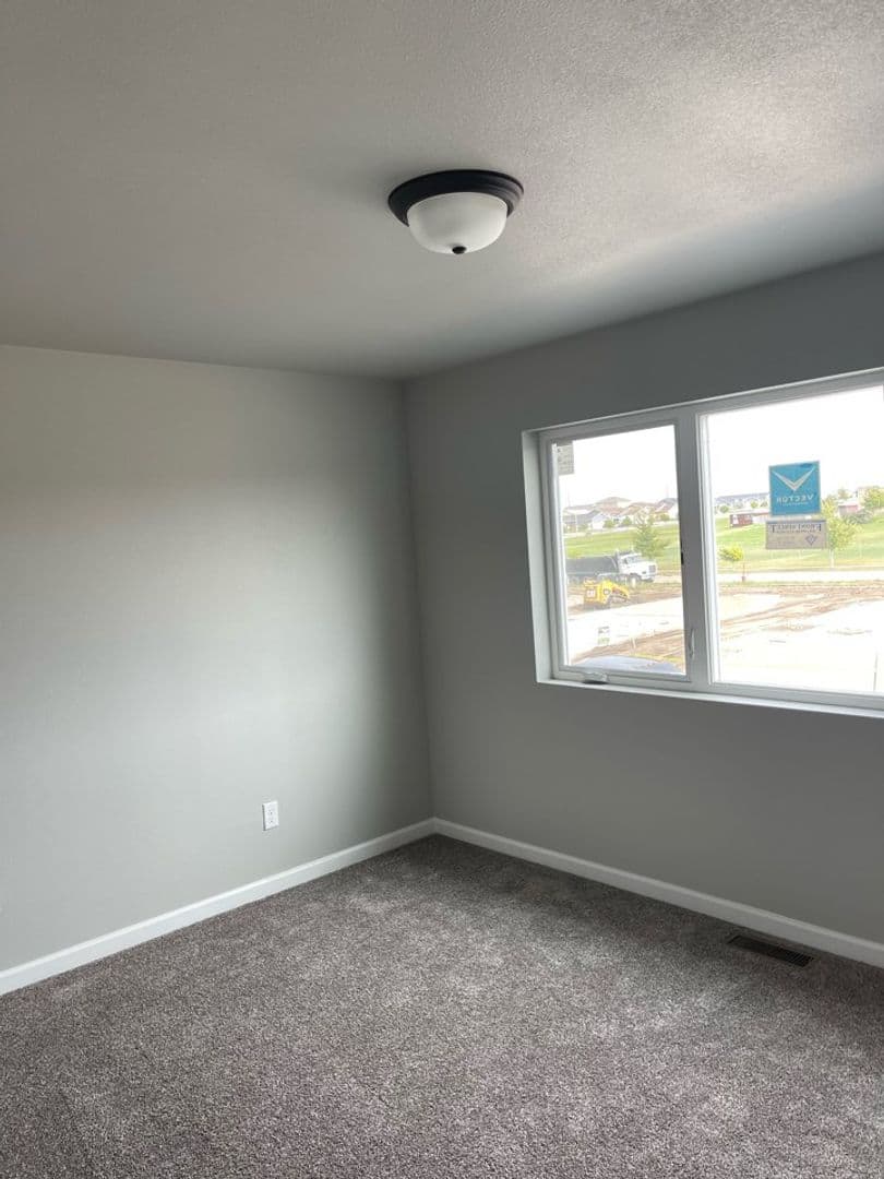 Lincoln Townhome: 126 Marshall Loop