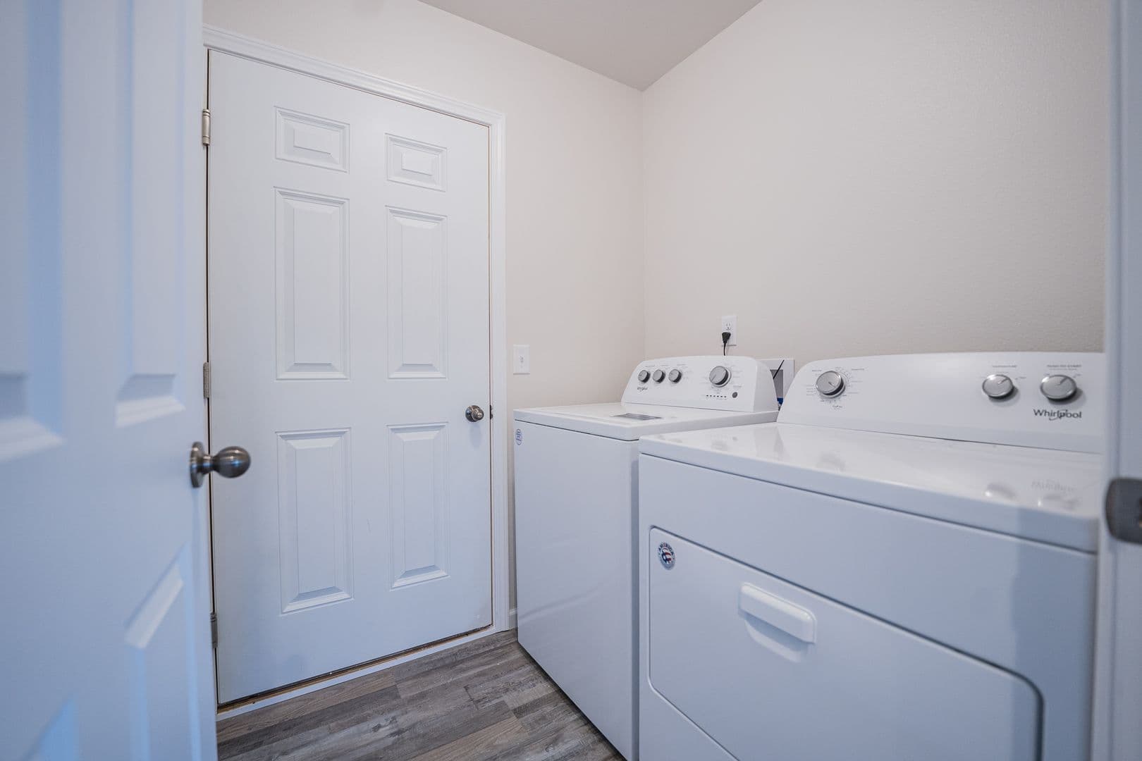 Mandan House: 3810 Lillian Ct SE
