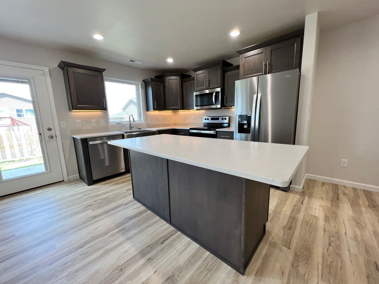 Lincoln House: 106 Marshall Loop