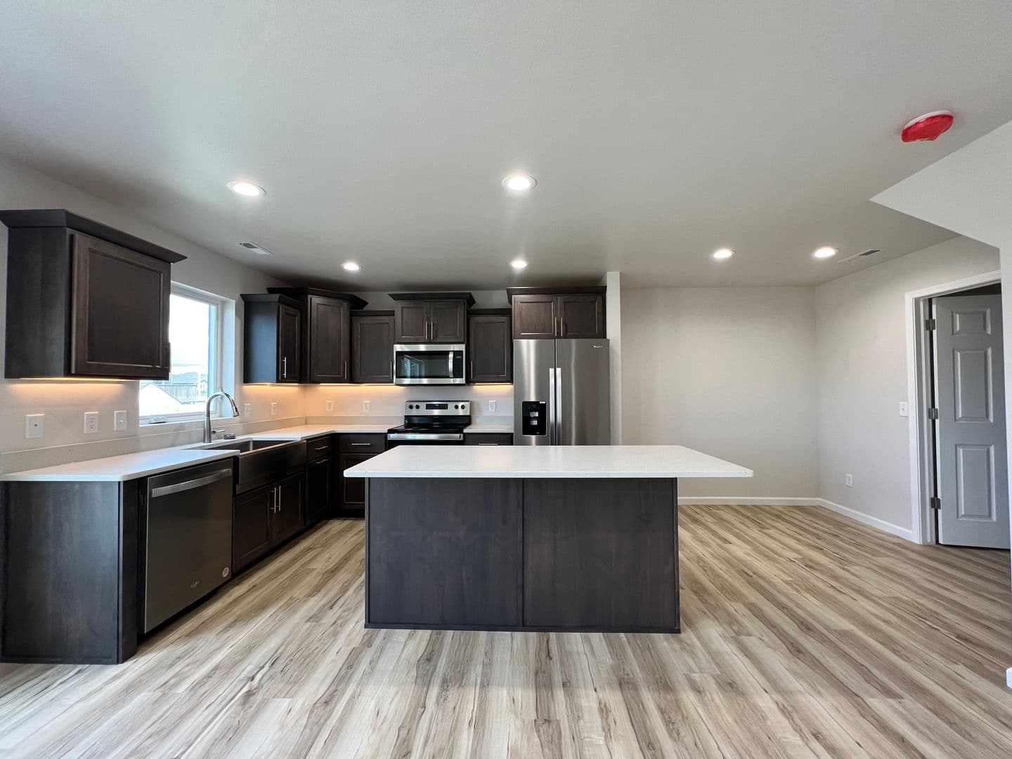 Lincoln House: 106 Marshall Loop
