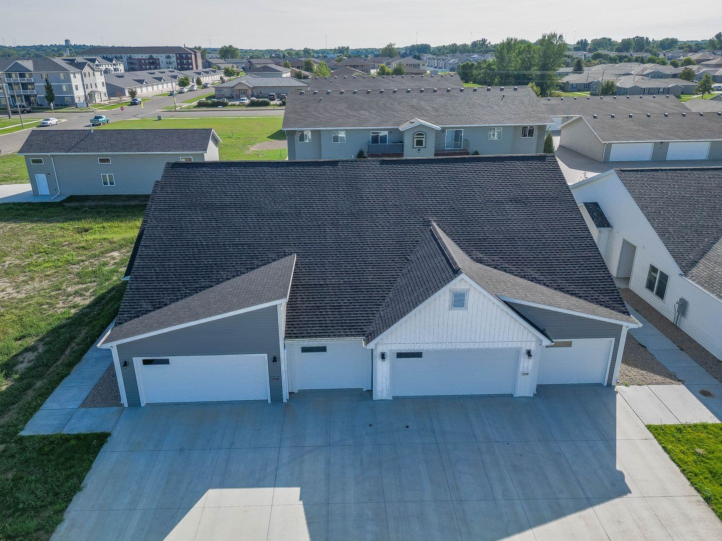 Mandan Townhome: 2504 Aquarius Ave SE