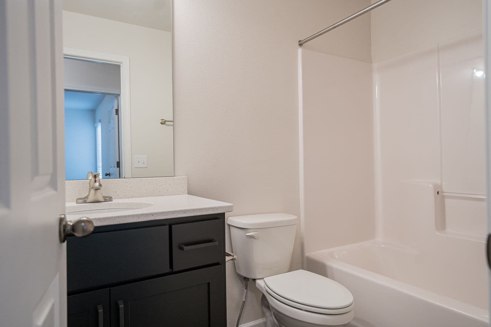 Mandan House: 3810 Lillian Ct SE