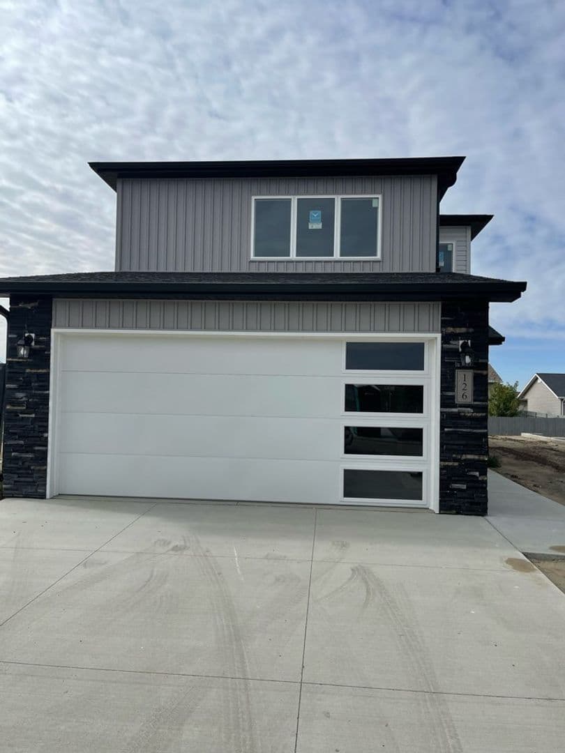 Lincoln Townhome: 126 Marshall Loop