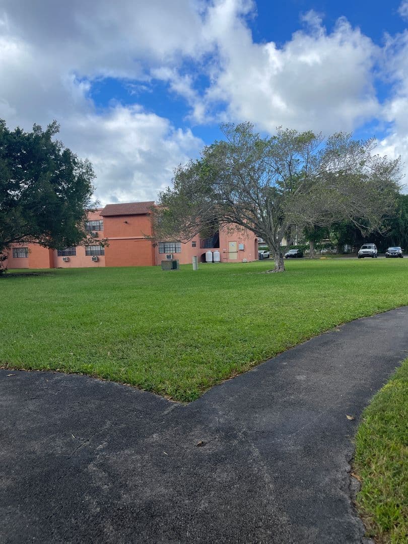 homestead Apartment: 15451 sw 288 street